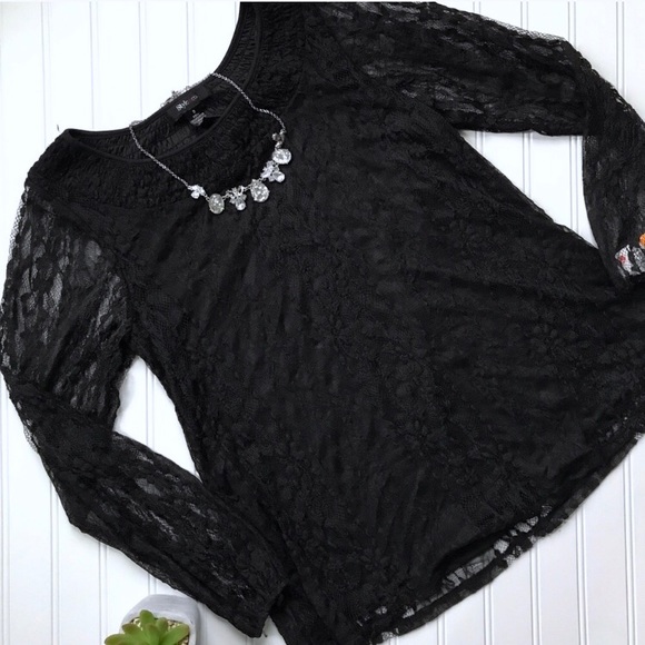 •Style & Co• black lace top {D24} - Picture 1 of 4